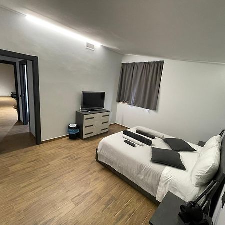 Industrial House 3 Bed and Breakfast Corsico Εξωτερικό φωτογραφία